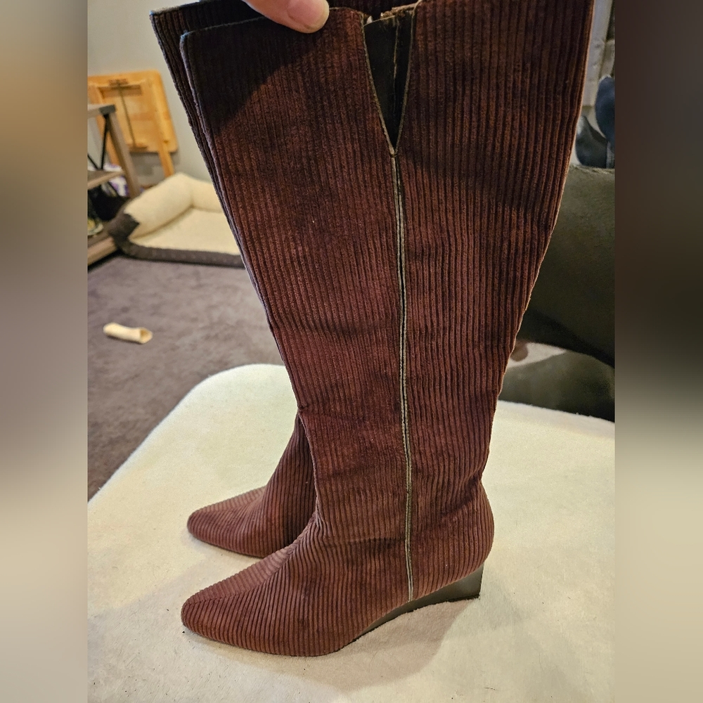 ME TOO BROWN CORDUROY BOOTS